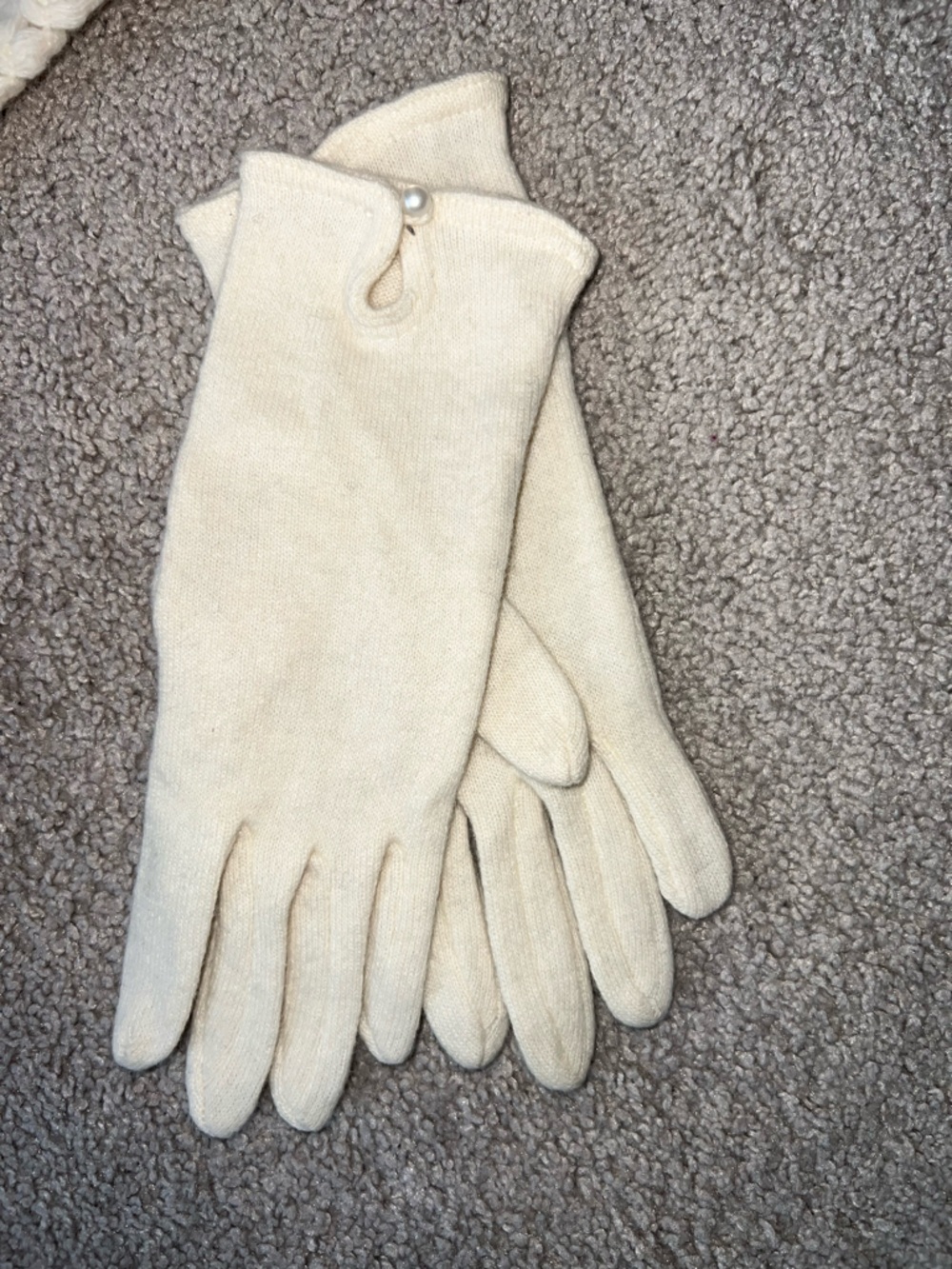 Banana Republic Factory Cream Knit Scarf and Gloves Set - Picture 2 of 4